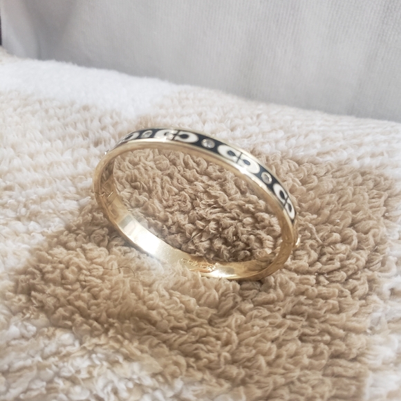 Signature Enamel Hinged Bangle - Picture 4 of 5